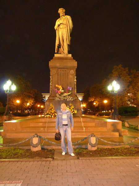 Игорь Попов