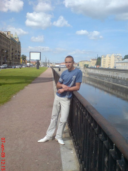 Денис Кустов