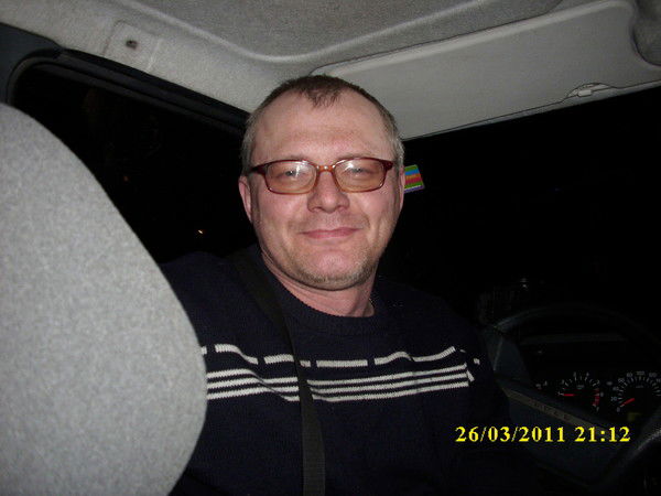 Сергей Езовских