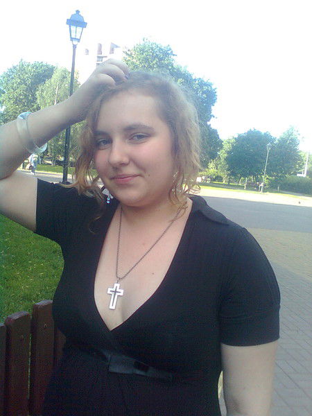 Катя Попова