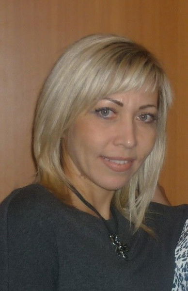 Ксюша Голощапова