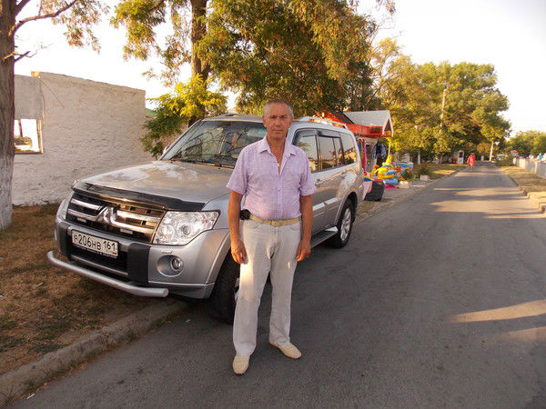 Владимир Наумов