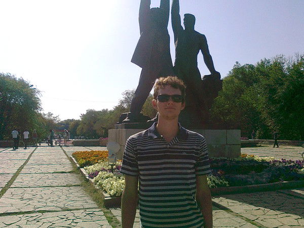 Денис Безуглов