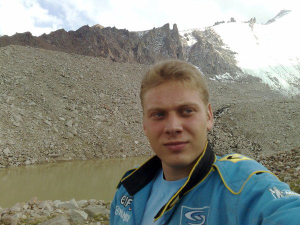 Антон Попов