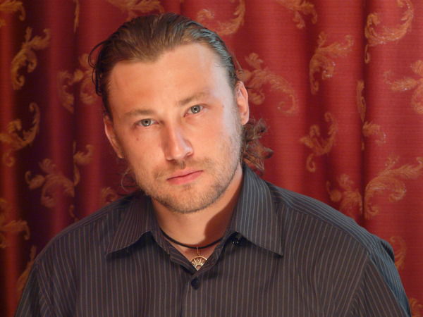 Максим Леонов