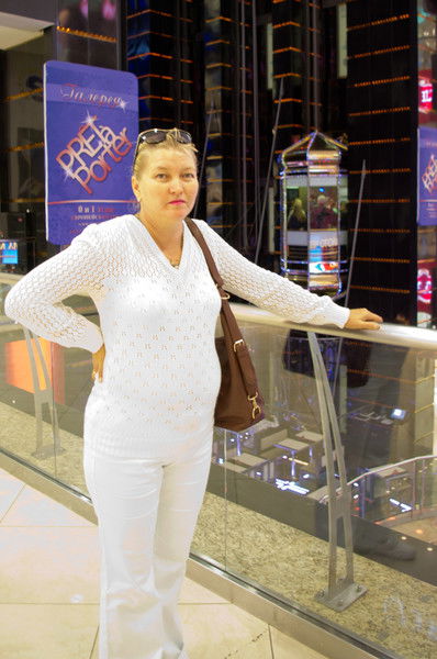 Анжела Байер