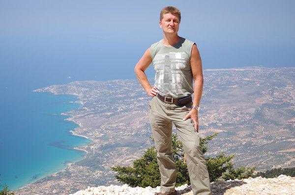 Никита Тихонов