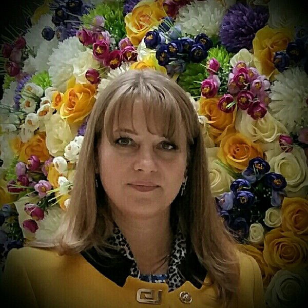 Лина Колова