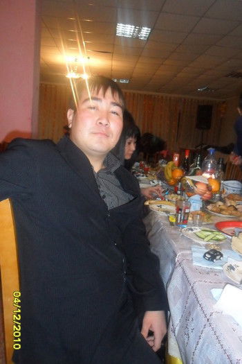 Азамат Шакенов