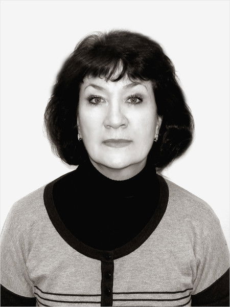 Лариса Толстова