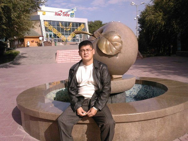 Максат Макуетов