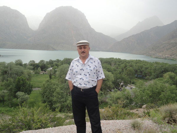 Алишер Назаров