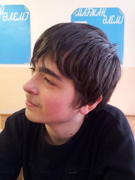 Максим Сахаринов