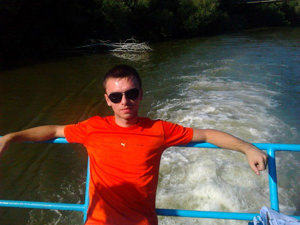 Олег Захаричев