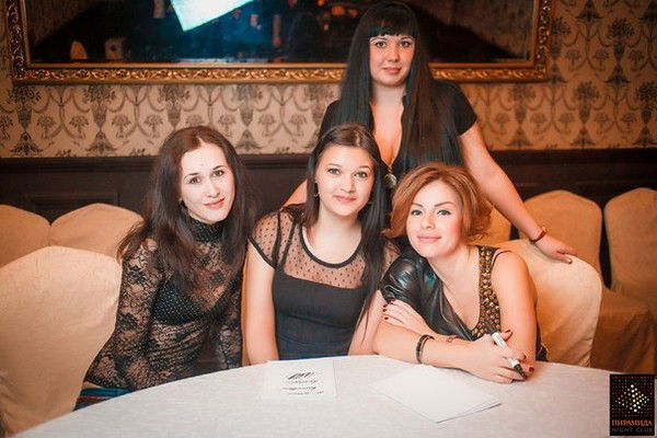 Виктория Султанова