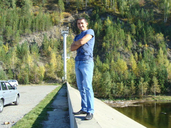 Валерий Султреков