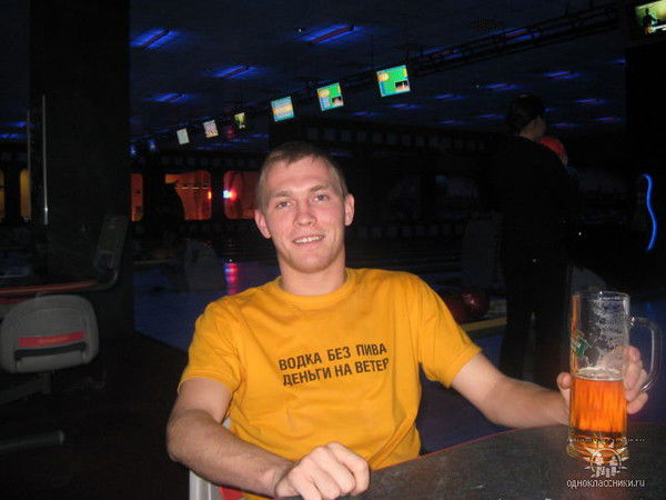 Андрей Попов