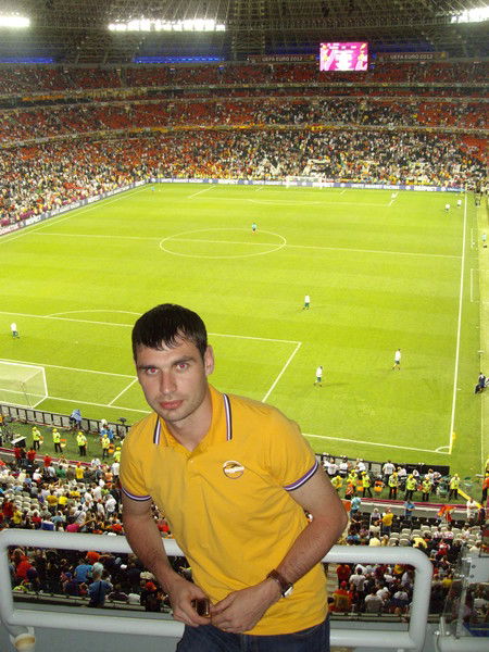 Руслан Корень