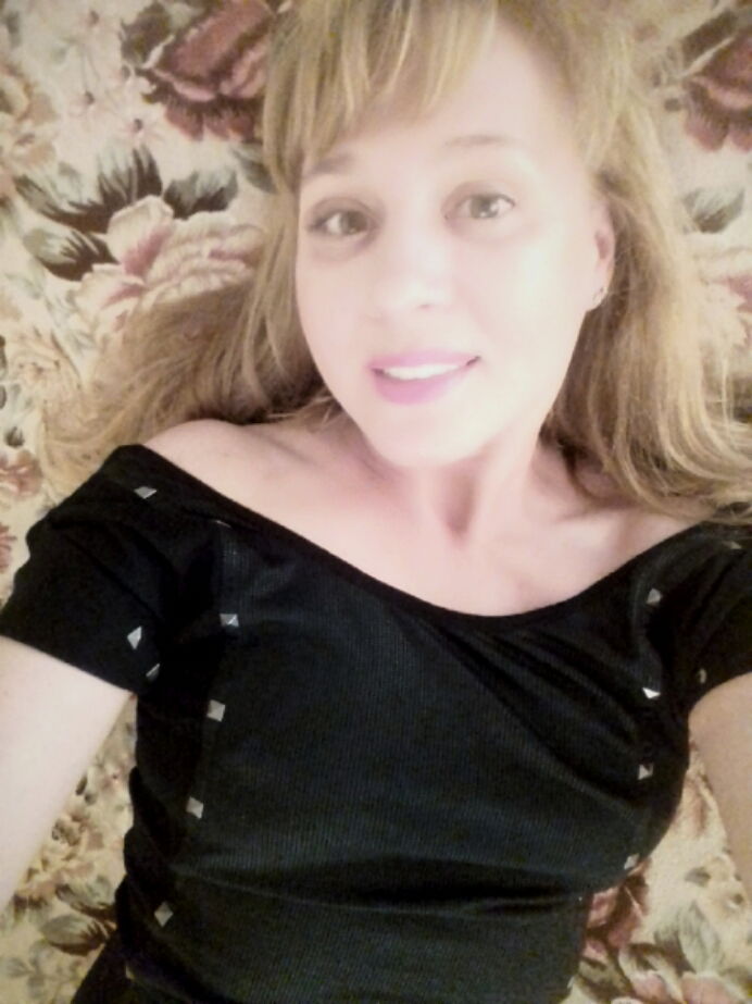 Елена Накиднева