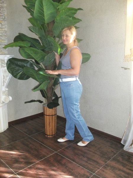 Лариса Усатенко