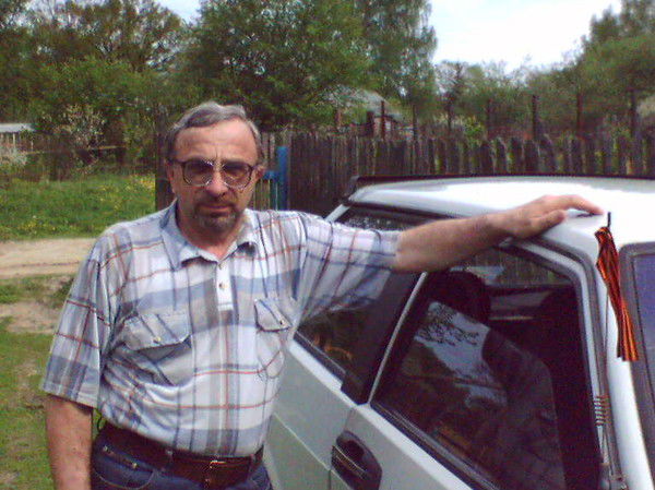 Александр Лаврентьев