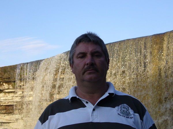 Александр Черников