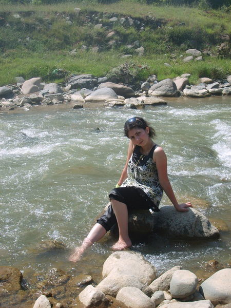 Наира Апресян