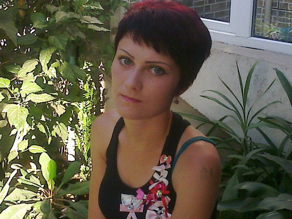 Анюта Попова