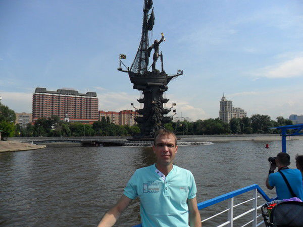 Руслан Столяров