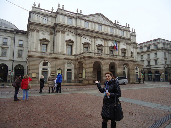 Асмик Акопян