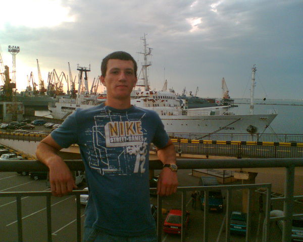 Дмитрий Недолуга