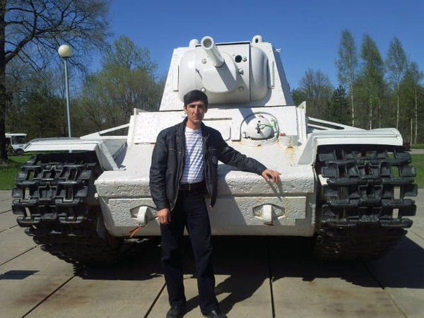 Хуршед Асоев