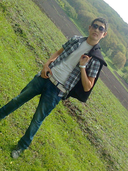 Замир Узенбеков