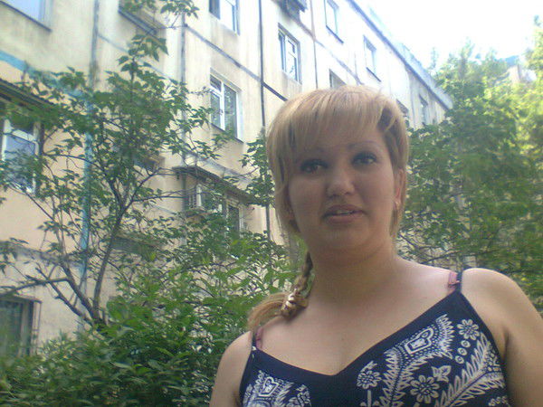 Лола Сабирьянова