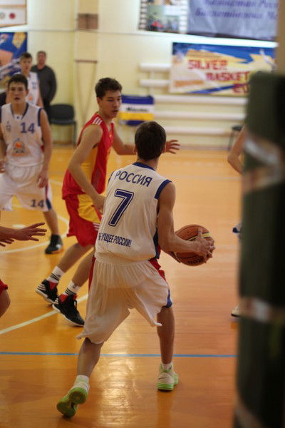 Тахир Насыров