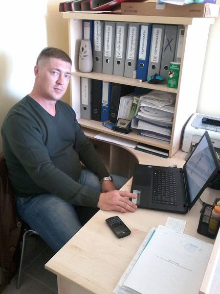 Володя Аренов