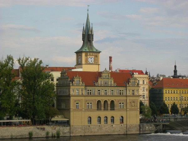 Евгений Овчаренко