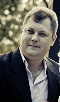 Евгений Тихонов