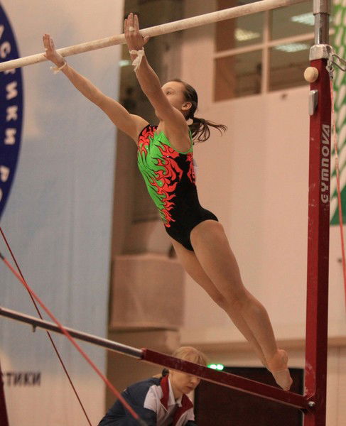 Юля Овчарова