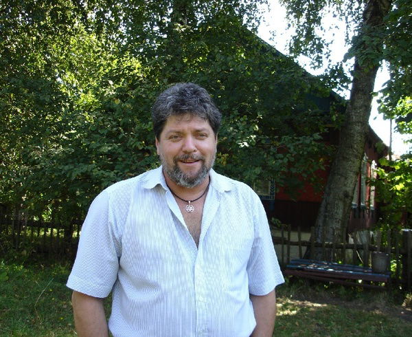 Леонид Глуховский