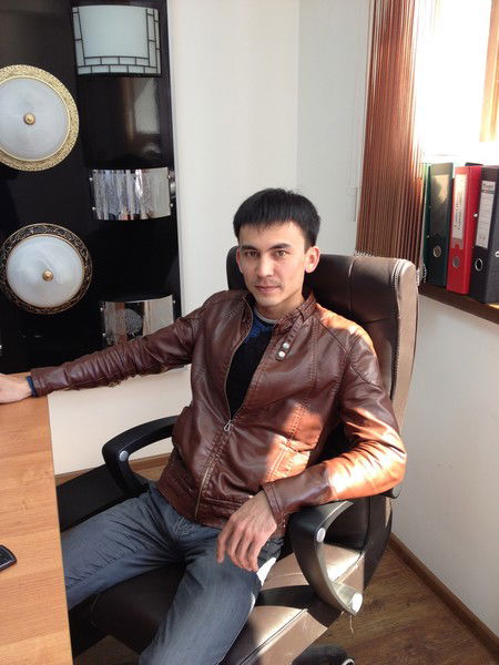 Руслан Левиров