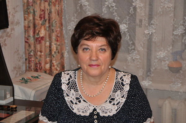 Лариса Супрунова