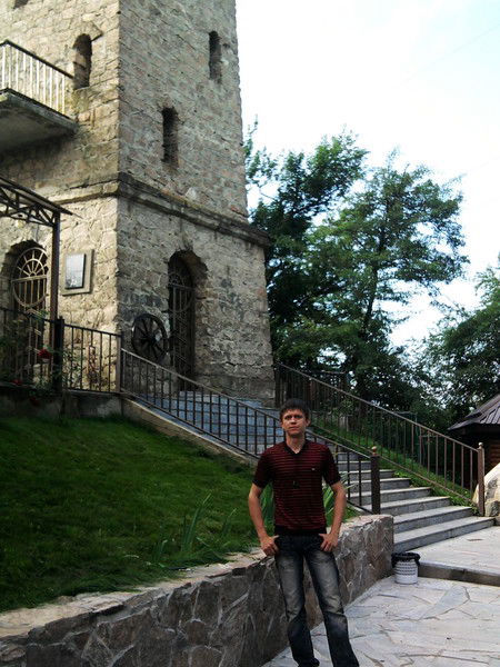 Дмитрий Ларионов