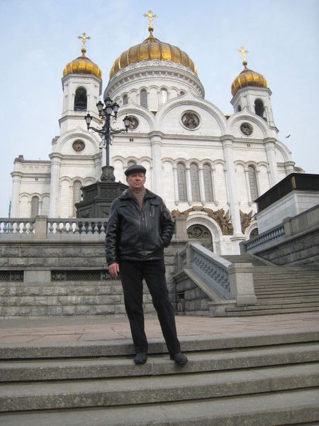 Борис Сучков