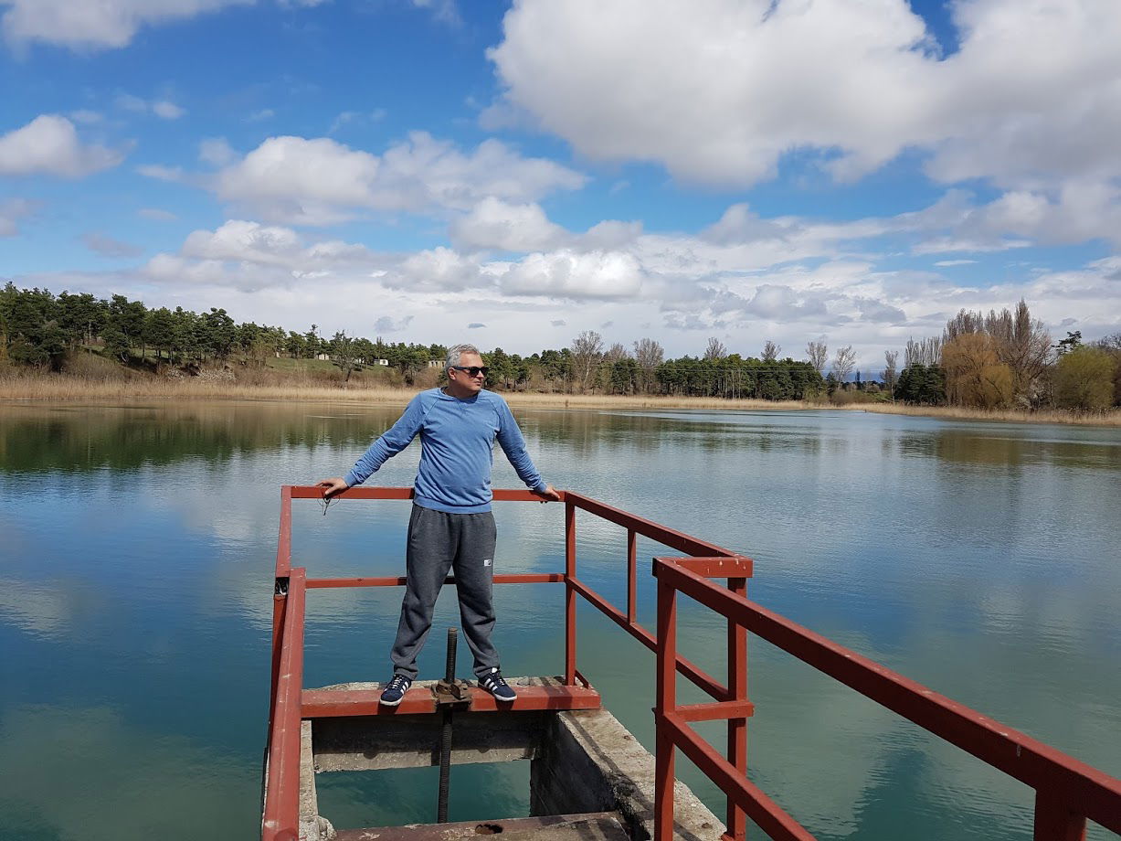 * White * *D*I*A*M*O*N*D*