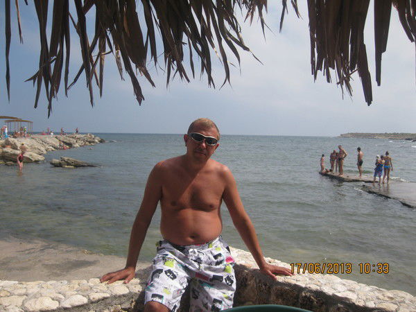 Олег Сахаров