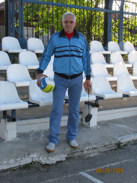 Анатолий Есин