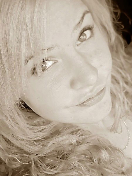 Нютка Коновалова