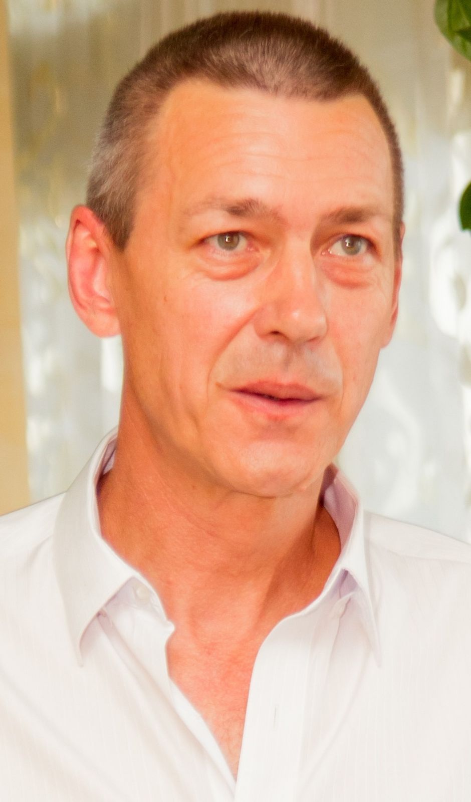 Олег Михайлов