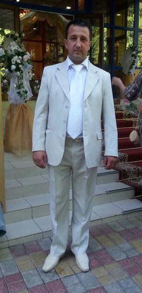 Виктор Дарий